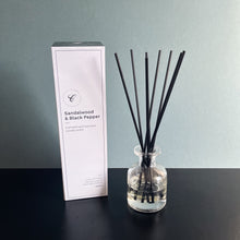 Load image into Gallery viewer, Sandalwood & Black Pepper Diffuser